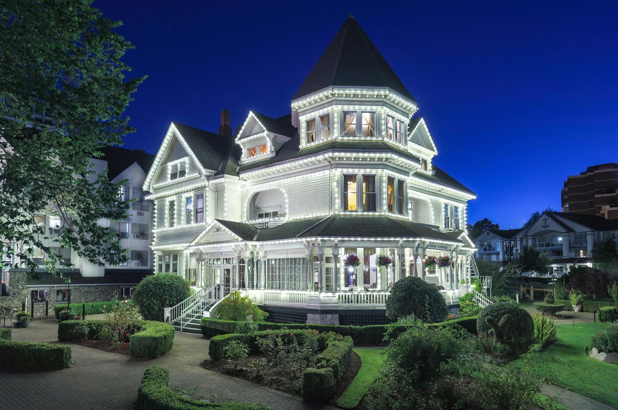 Pendray Inn And Tea House Виктория Екстериор снимка