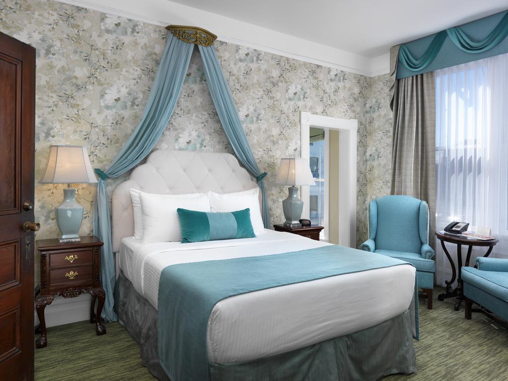 Pendray Inn And Tea House Виктория Екстериор снимка