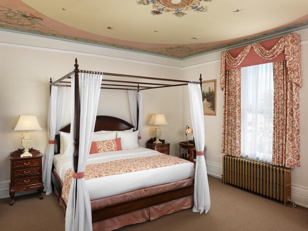 Pendray Inn And Tea House Виктория Екстериор снимка