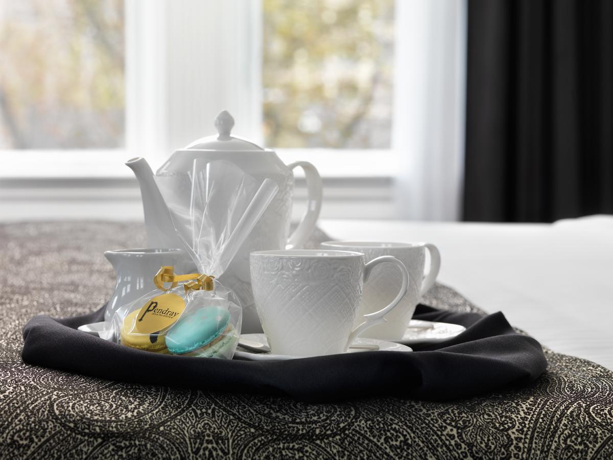 Pendray Inn And Tea House Виктория Екстериор снимка