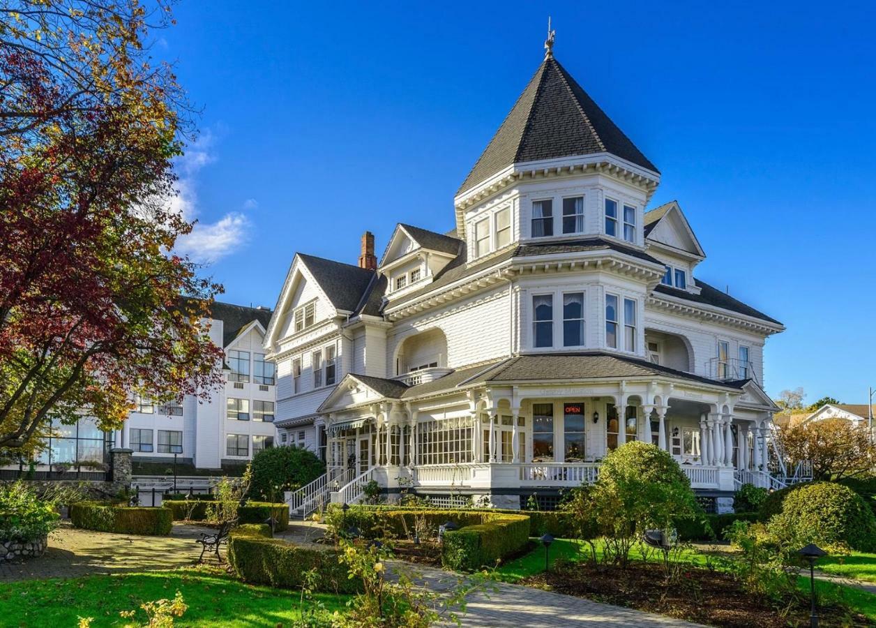 Pendray Inn And Tea House Виктория Екстериор снимка