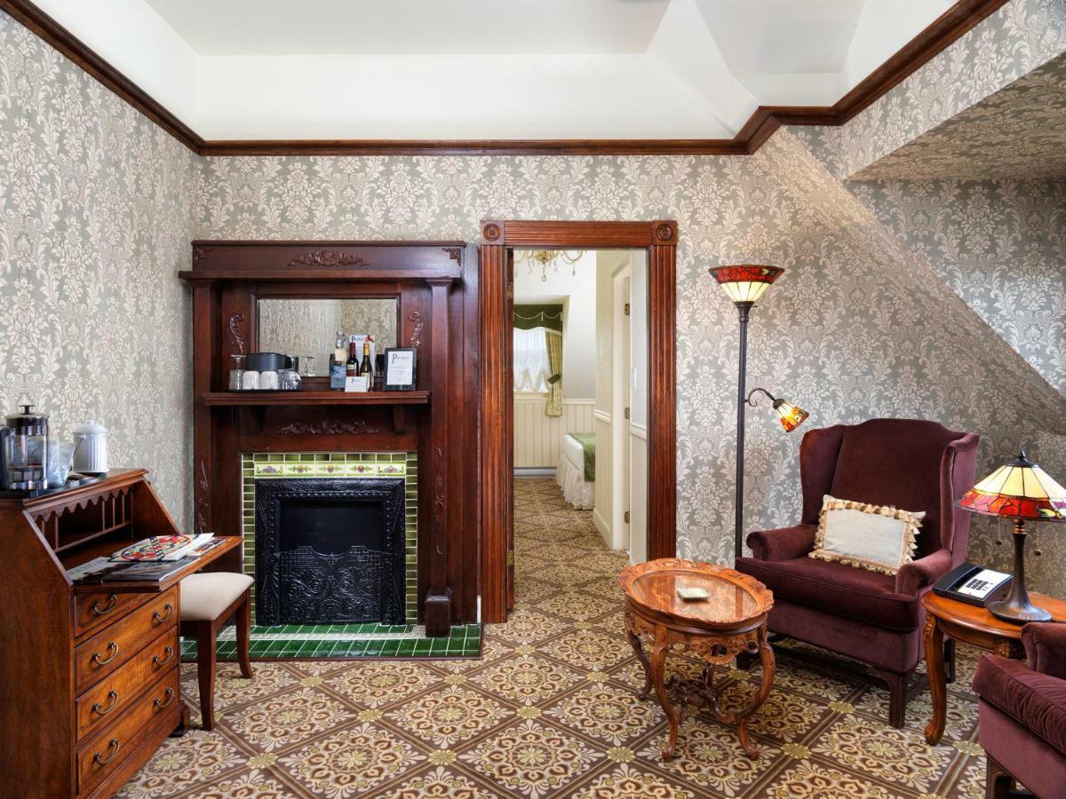 Pendray Inn And Tea House Виктория Екстериор снимка