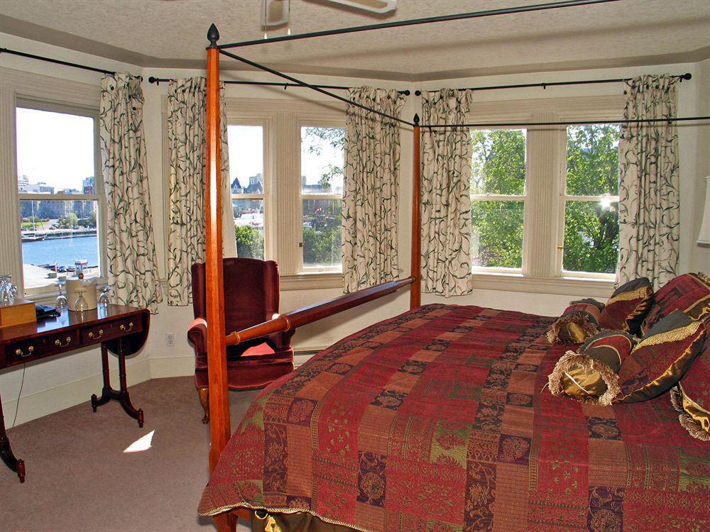 Pendray Inn And Tea House Виктория Екстериор снимка